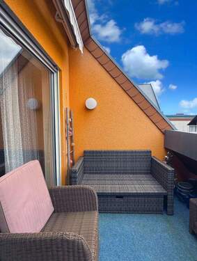 Balkon - Einladende 3-Zimmer-Dachgeschoss-Wohnung in bevorzugter Innenstadtlage! Zentral und mit Balkon!