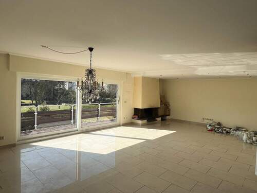 Wohnen-/Essen mit Kamin - 