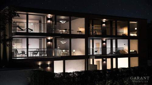 Ansicht bei Nacht - 1 Zimmer Mehrfamilienhaus, Wohnhaus zum Kaufen in Überlingen