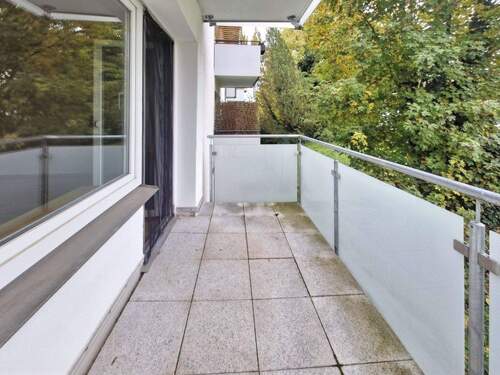 überdachter Balkon - Schöne 3-Zimmerwohnung mit Balkon in beliebter Lage von Kassel-Vorderer Westen