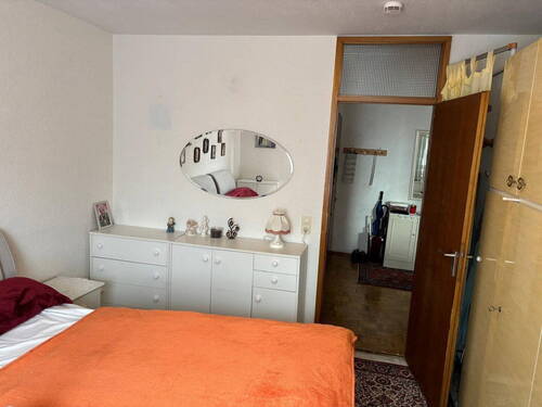 Schlafzimmer I und Flur - 
