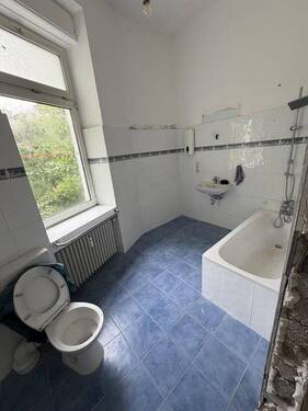 Bad bald mit Wanne & Dusche - 
