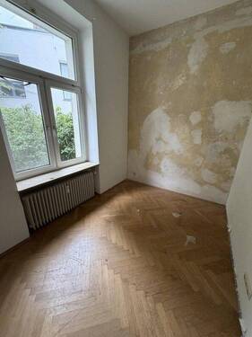 Zimmer 2 nach Eingang links - 