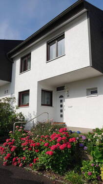 Bild 3 - 5 Zimmer Reihenmittelhaus in Böblingen