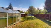 Gewächshaus im Garten - 