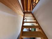 Treppe zum Dachgeschoss - Einfamilienhaus mit 90,00 m² in Vorra / Düsselbach zum Kaufen
