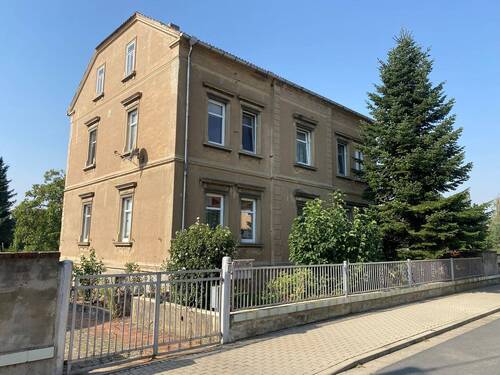 Bild 1 - Großzügiges Wohnhaus mit Entwicklungspotenzial auf ca. 2.420 m² Grundstück in Weinböhla