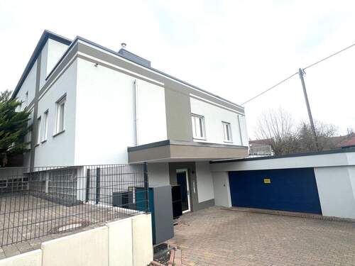 Seitenansicht Haus - 3 Zimmer Etagenwohnung in Bad Sobernheim