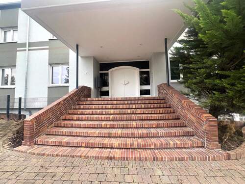 Treppe Vordereingang - 