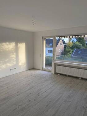 Wohnzimmer - 3 Zimmer Etagenwohnung zum Kaufen in Düsseldorf