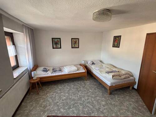 Schlafzimmer OG Haus links - 