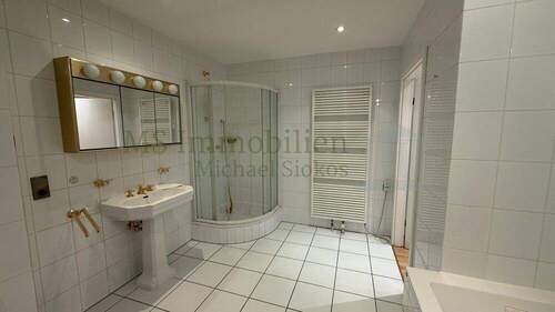 Badezimmer Ansicht 2 - 