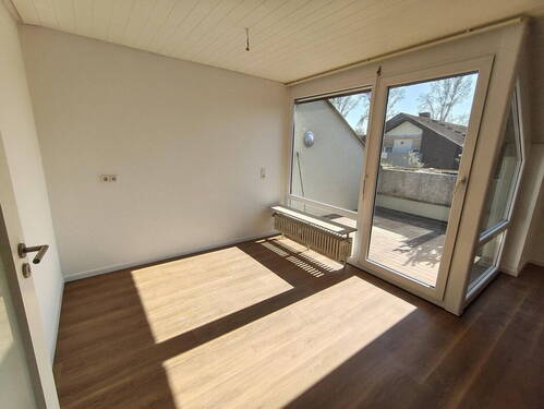 Wohnzimmer - Traumhafte 3-Zi-Dachwohnung direkt an der Schweizer Grenze, inkl. Stellplatz