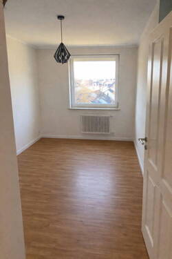 Kinderzimmer / Büro - 