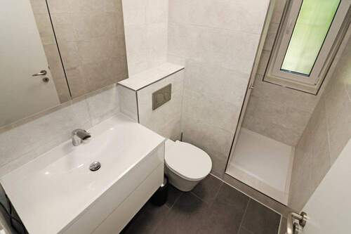 Duschbad mit Regendusche EG - 