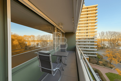 Aussicht Balkon auf den Rhein - 2 Zimmer Etagenwohnung zum Kaufen in Köln