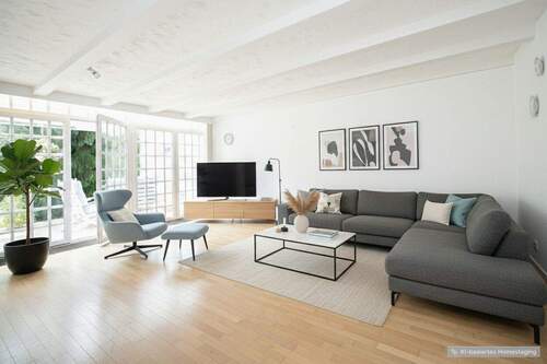 Wohnzimmer-Visualisiert - 5 Zimmer Bungalow in Heusenstamm