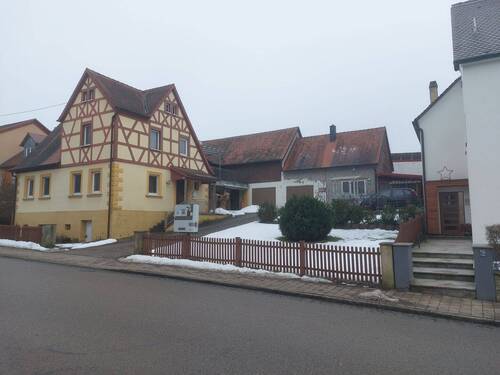 20260206_114233.jpg - 6 Zimmer Mehrfamilienhaus, Wohnhaus zum Kaufen in Eggolsheim