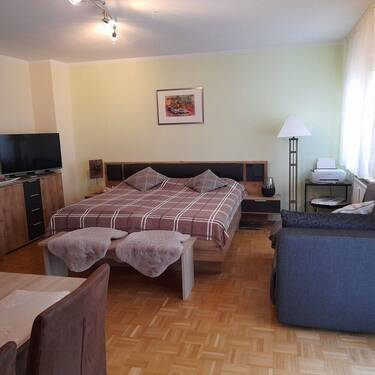 Schlaf- und Wohnzimmer - 