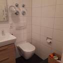 Badezimmer mit WC - 
