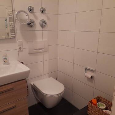 Badezimmer mit WC - 