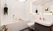 Badezimmer mit Badewanne - 