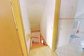 Flur- / Treppenbereich zum DG - 