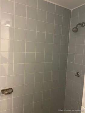 Dusche derzeitiger Zustand - Halle in München zur Miete