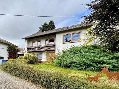 Außenansicht - Bauernhof mit großzügigen Hallen in Ortsrandlage