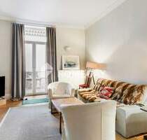 Ein Zuhause mit Substanz im Westend - klassische Details, 3 Zimmer und Balkon - Frankfurt am Main Westend-Süd