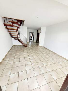 Wohn-Esszimmer.jpg - 4 Zimmer Etagenwohnung zum Kaufen in Koblenz