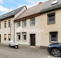 Ruhig gelegenes Wohnhaus mit 690?m² Grundstück - mit Garten, Scheune und Entwicklungspotenzial - Zörbig