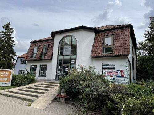 Neubrandenburg, Gartenstraße 2a - Büro zu vermieten- Souterrain- frei ab sofort