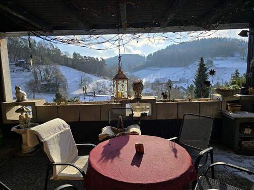 überdachte Terrasse mit Ausblick - 