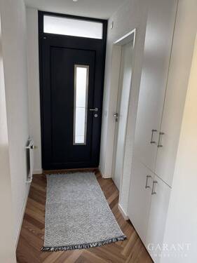 Eingangsbereich - 6 Zimmer Einfamilienhaus zum Kaufen in Untergruppenbach