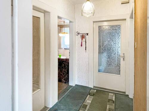 Flur EG - 7 Zimmer Einfamilienhaus zum Kaufen in Pößneck