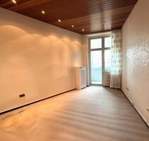 Gestaltungspotenzial in ruhiger 2-Zimmer-Altbauwohnung in Charlottenburg - Berlin