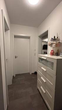 Helle Fluransicht - 2 Zimmer Etagenwohnung zur Miete in Oldenburg