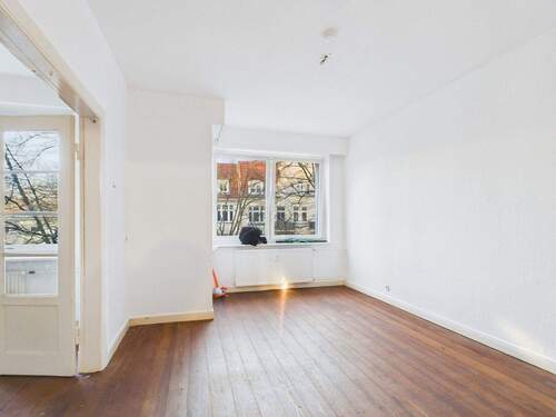 Schlafzimmer - Großzügige, helle 3 Zimmerwohnung mit Balkon in zentraler Lage Nähe Hbf.