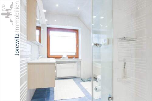 019 - Haus 1 - Bad 1 - Ansicht 1 - 