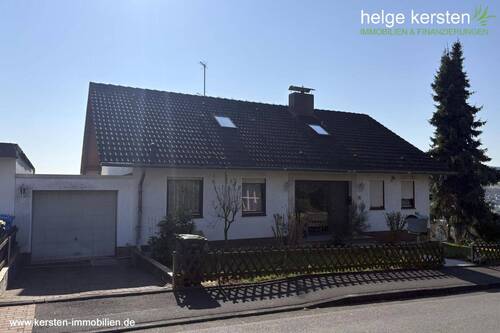Dreifamilienhaus_Hauseingang - 9 Zimmer Mehrfamilienhaus, Wohnhaus zum Kaufen in Morschen