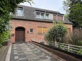 Vorderansicht - 7 Zimmer Mehrfamilienhaus, Wohnhaus in Krefeld