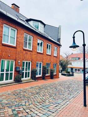 grosse helle Fensterflächen - 