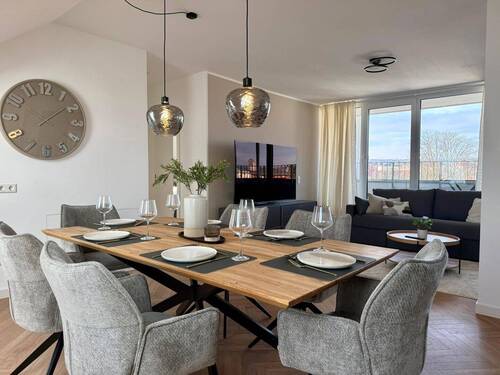 Klipphausenestr.2 möbliert DG re Essen - 3 Zimmer Etagenwohnung zur Miete in Dresden