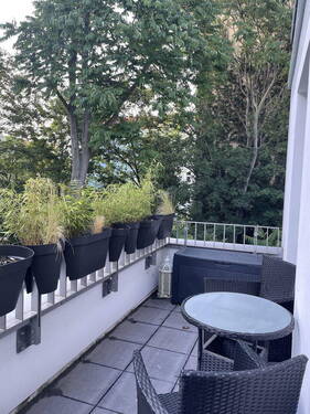 Balkon inkl Tisch und Stühlen - 
