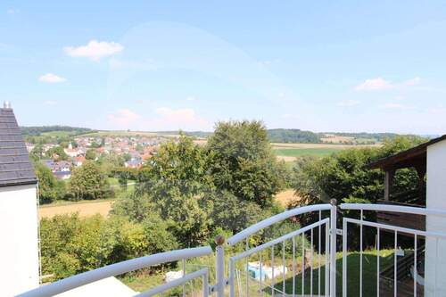 Blick vom Balkon (OG) - Mehrfamilienhaus, Wohnhaus mit 340,00 m² in Altdorf-Pfettrach zum Kaufen