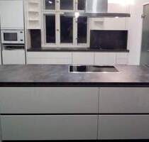 Schluß mit Miete: 6 Zimmer, Küche, 2 Bäder, Unterkellert, Ausbaureserve Spitzboden, Terrasse, Garage Werkstatt zur individuellen Modernisierung ! - Schulzendorf