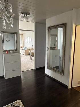 Flur - 3 Zimmer Etagenwohnung zum Kaufen in Erlangen