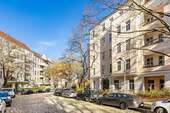 Straßenansicht - 4 Zimmer Etagenwohnung zum Kaufen in Berlin