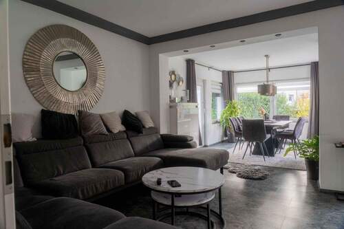 Wohnzimmer - 6 Zimmer Reihenendhaus in Seelze